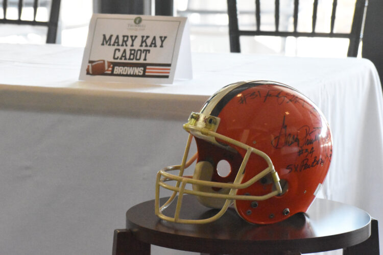Trumbull Country Club hosts 9th annual Warren Football Legends dinner